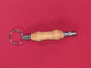 Signalpfeife Nussbaum